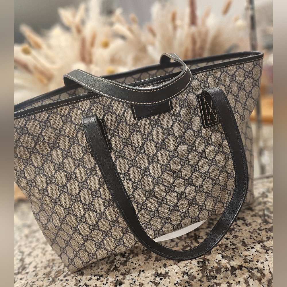 Authentic GUCCI Tote. GUC